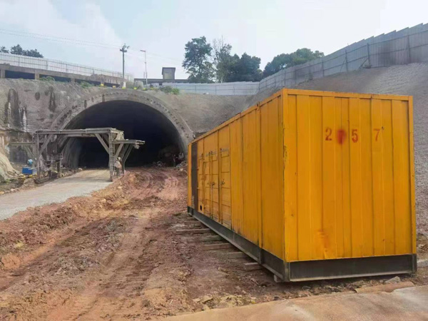 万宁发电机出租自启装置的工作原理是什么?