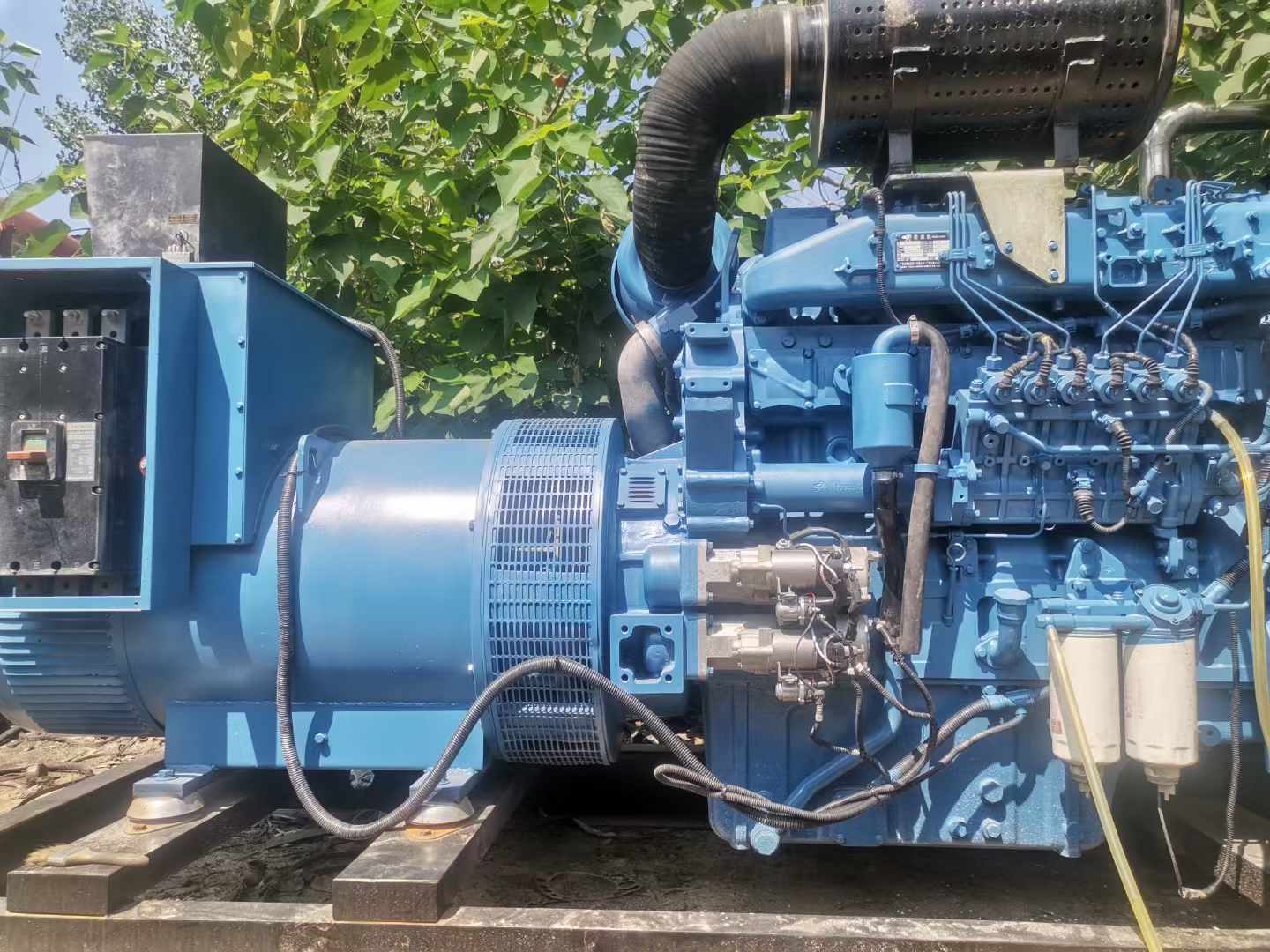 万宁详细说明降低 800kW 柴油发电机输出电流波动的方法