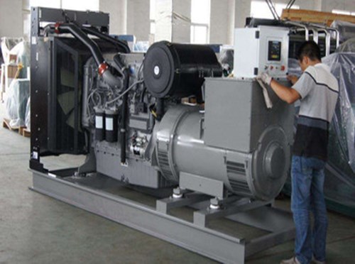 万宁柴油发电机空气滤清器堵塞会对发电机组产生哪些影响？