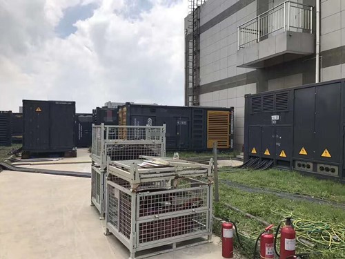 万宁除了定期检查，还有哪些方法可以及时发现接触式转速表探头的磨损？