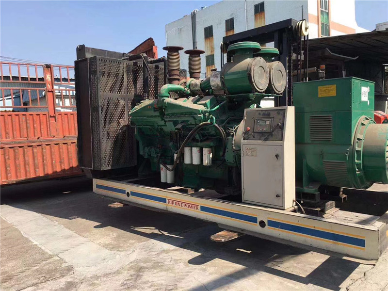 万宁如何判断柴油发电机组的机油温度是否达到了合适的预热温度？