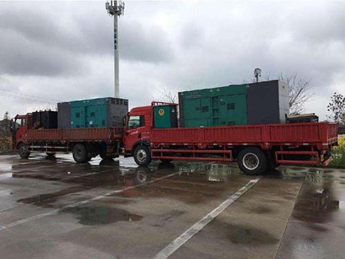 万宁涂抹密封胶后，需要等待多长时间才能安装水冷式机油散热器密封件？